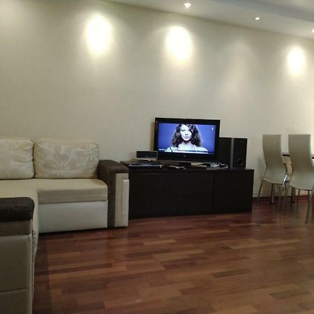 1/10 Вулиця Радунська Apartment Kyiv Exterior photo